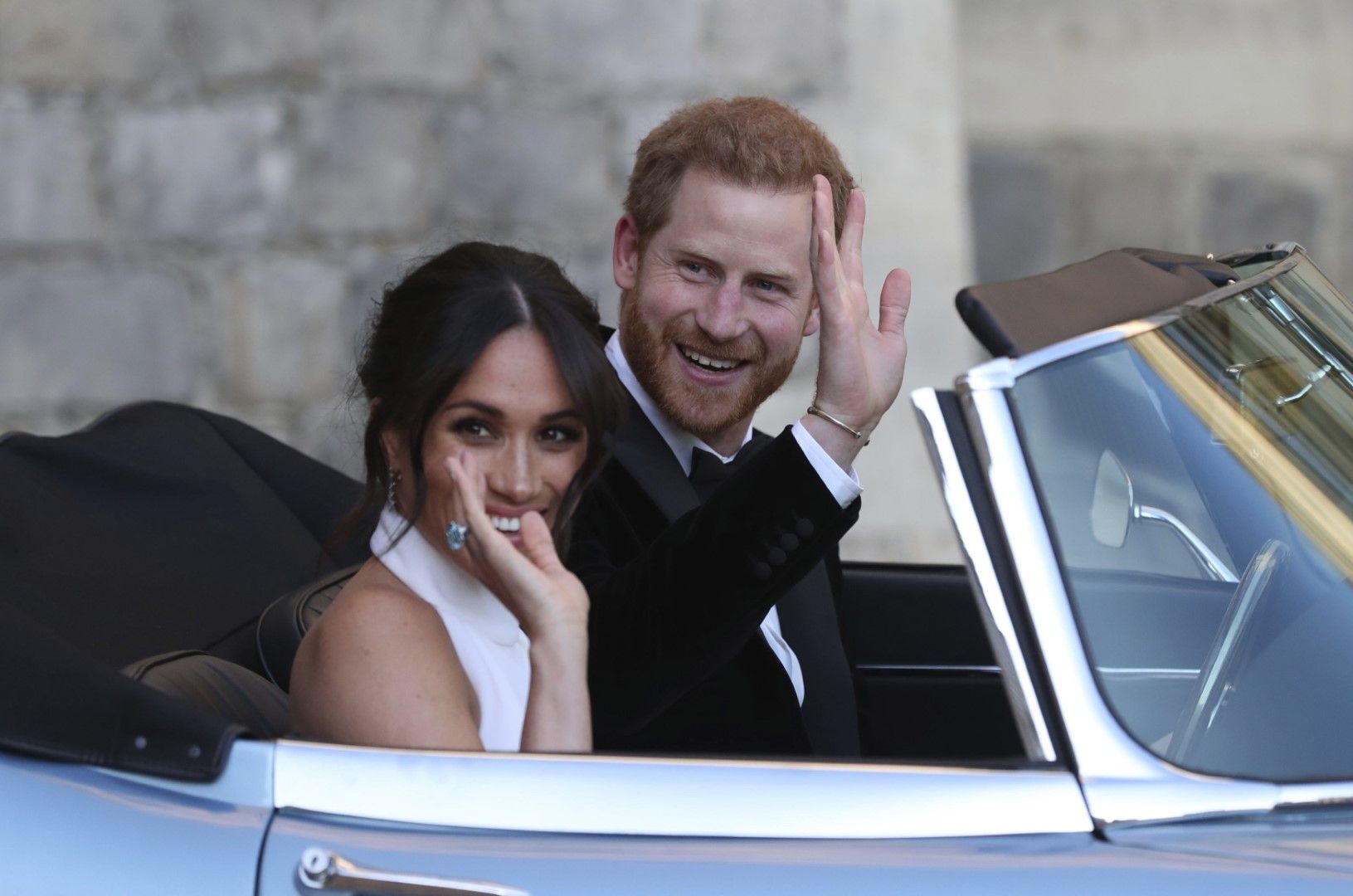 принц Хари и Меган отпътуват за вечерния прием на сватбата си
