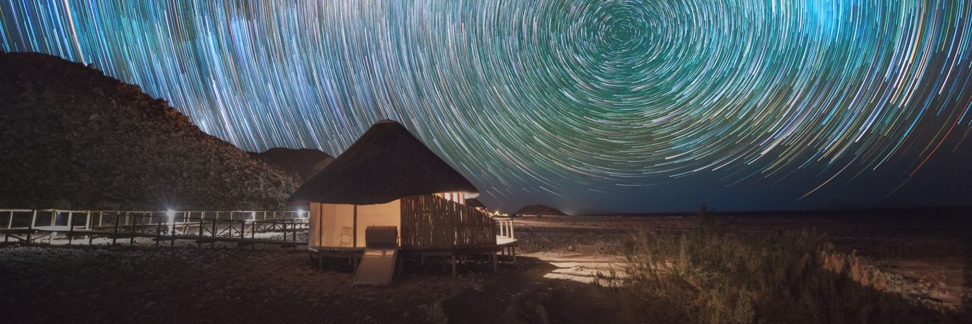 Вълшебните звездни пътеки над пустинята Намиб на Даниел Кордан