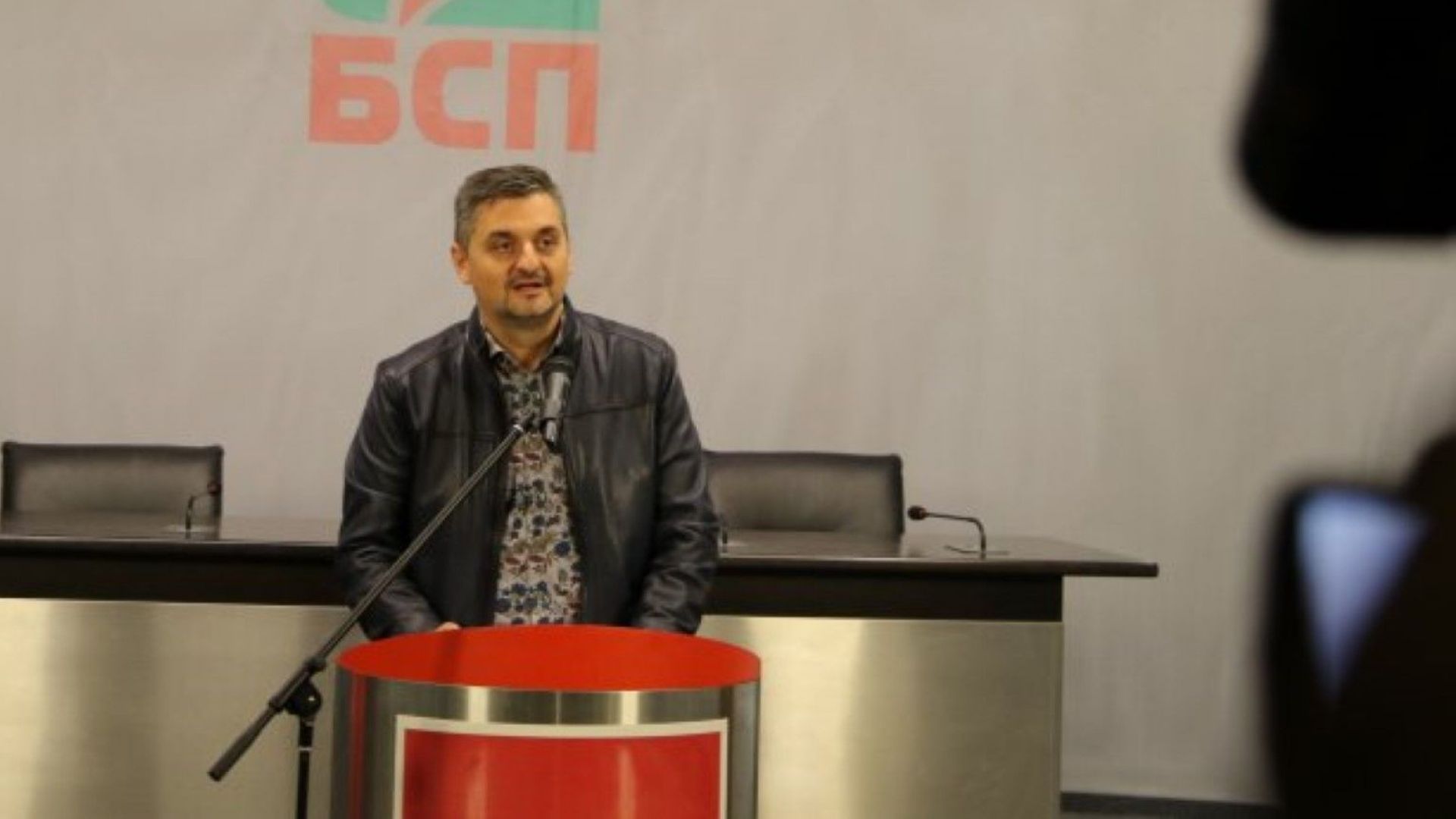 БСП за Ерменков: Работата на депутата е да пита има ли проблеми