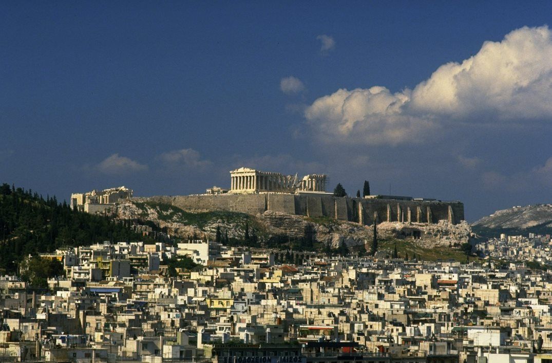 По последни данни на Гръцката национална банка чуждестранните купувачи са вложили два пъти повече в гръцки недвижими имоти