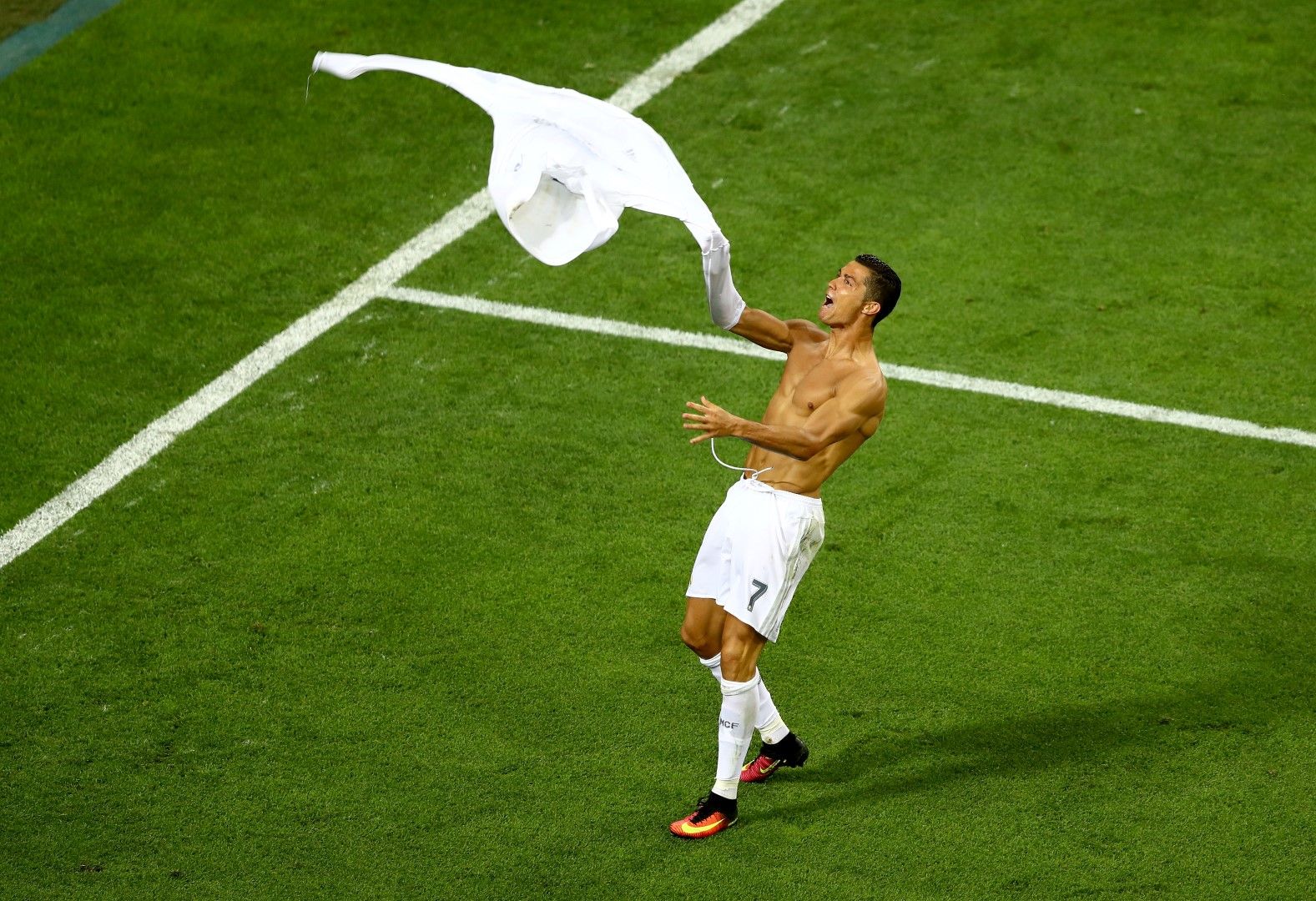 2015 г., Роналдо след победната дузпа. Снимка Getty Images