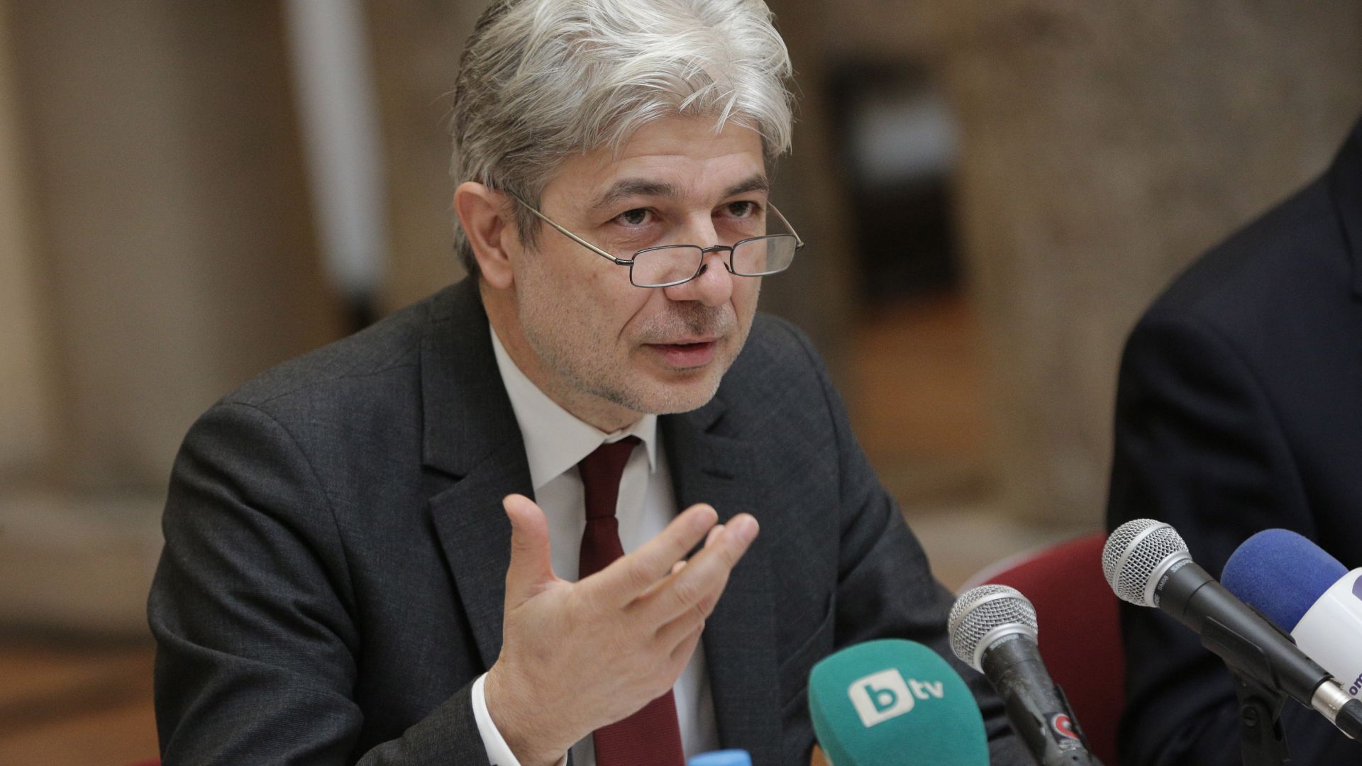 Министърът на околната среда Нено Димов не е притеснен за поста си