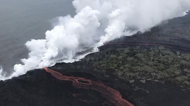Разтопена лава заплашва геотермална електростанция станция на Хаваите (видео)