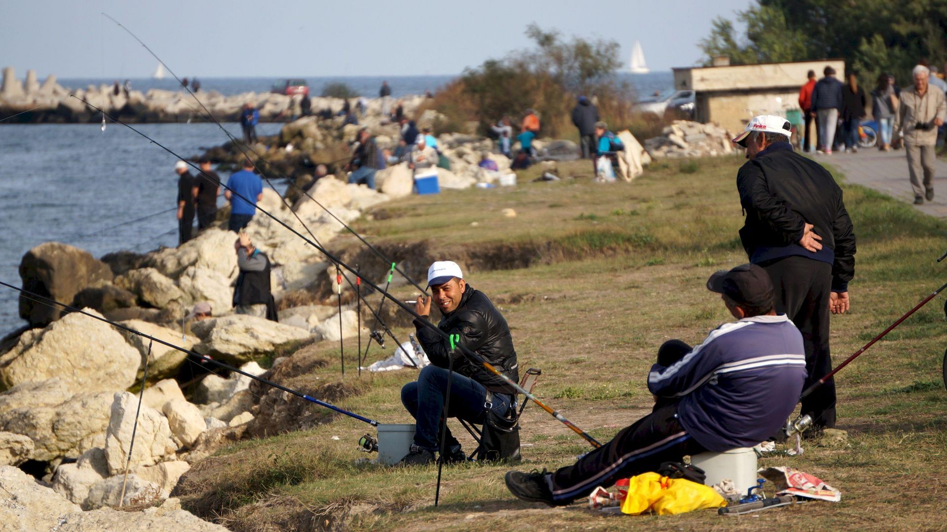 Българската федерация по риболовни спортове протестира срещу източването на държавните