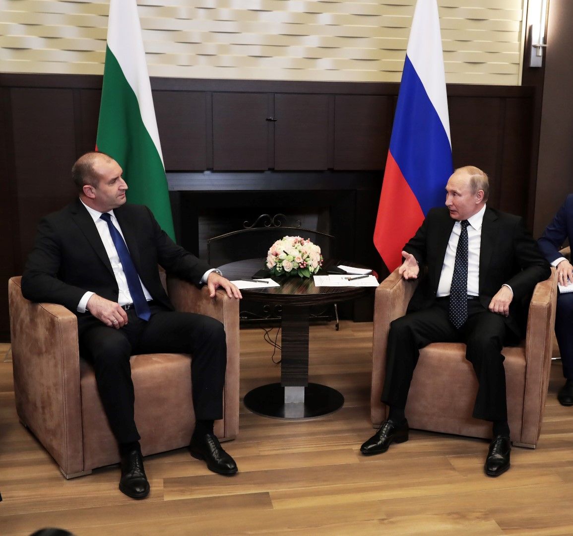 Президентът на Русия Владимир Путин и българският държавен глава разговаряха в Сочи /Видео: ТВ Европа 