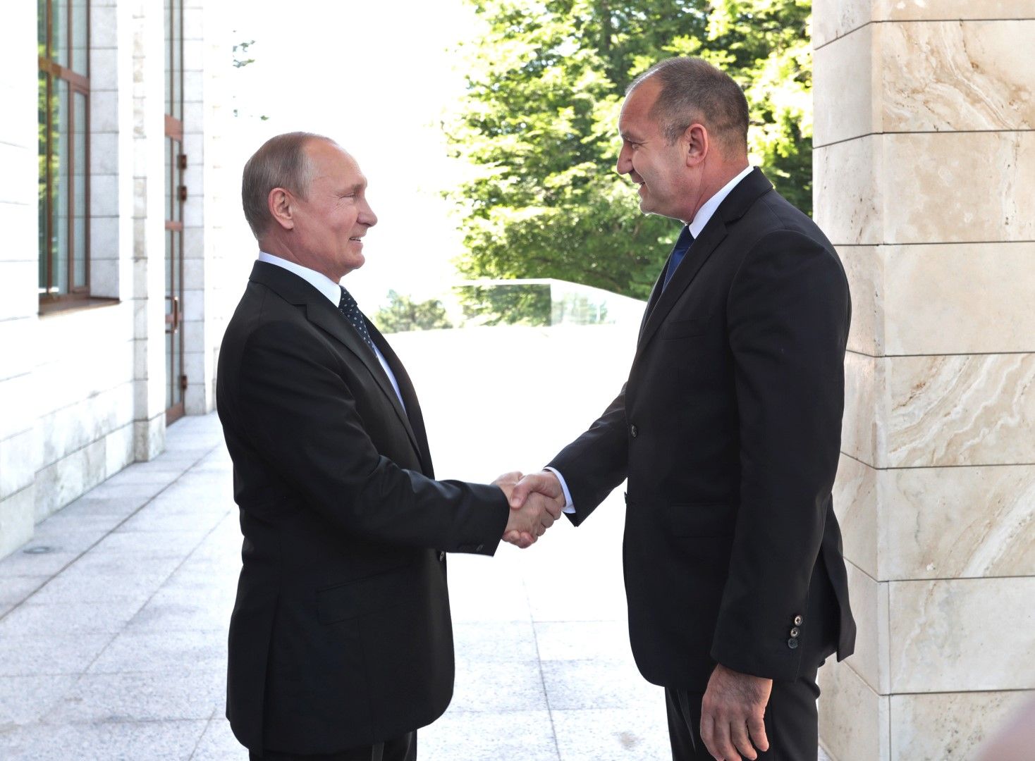 Президентът Владимир Путин посрещна българският държавен глава Румен Радев в Сочи 