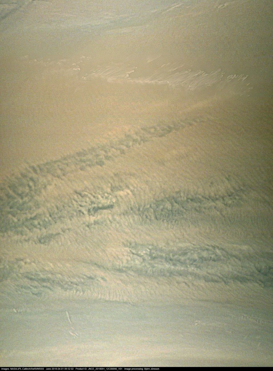 Близка снимка на облаците на Юпитер 