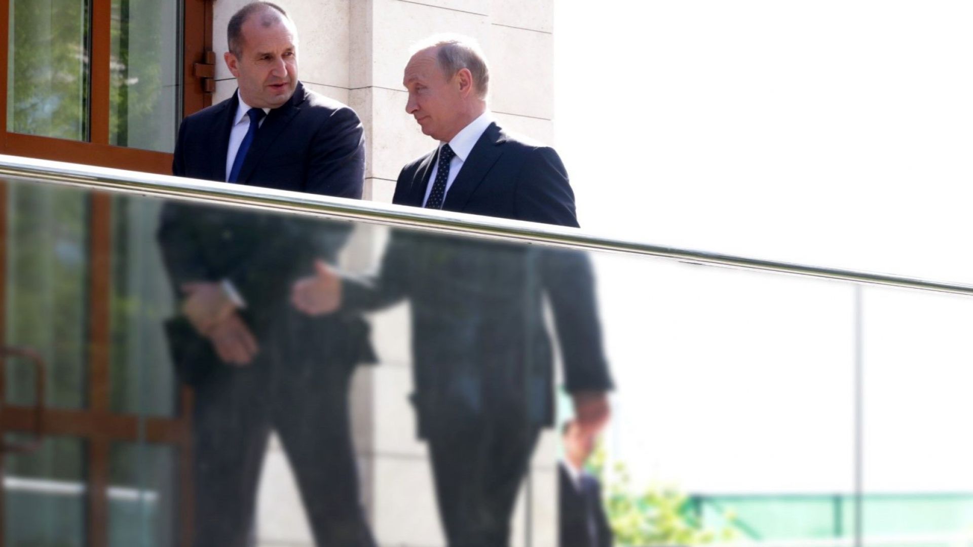 Румен Радев се среща с Владимир Путин в Санкт Петербург 