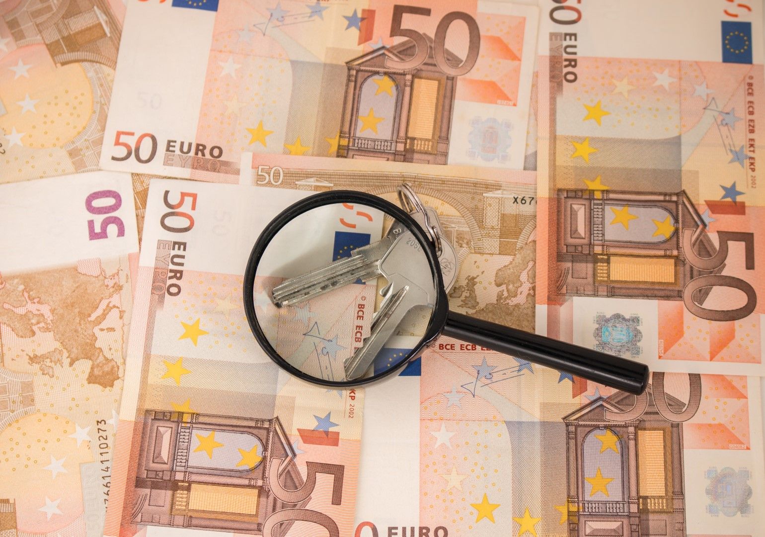Еврото няма скоро да стане платежно средство у нас