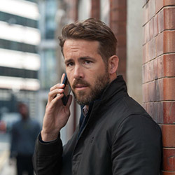 Майкъл Бей избра Райън Рейнолдс за новия си филм