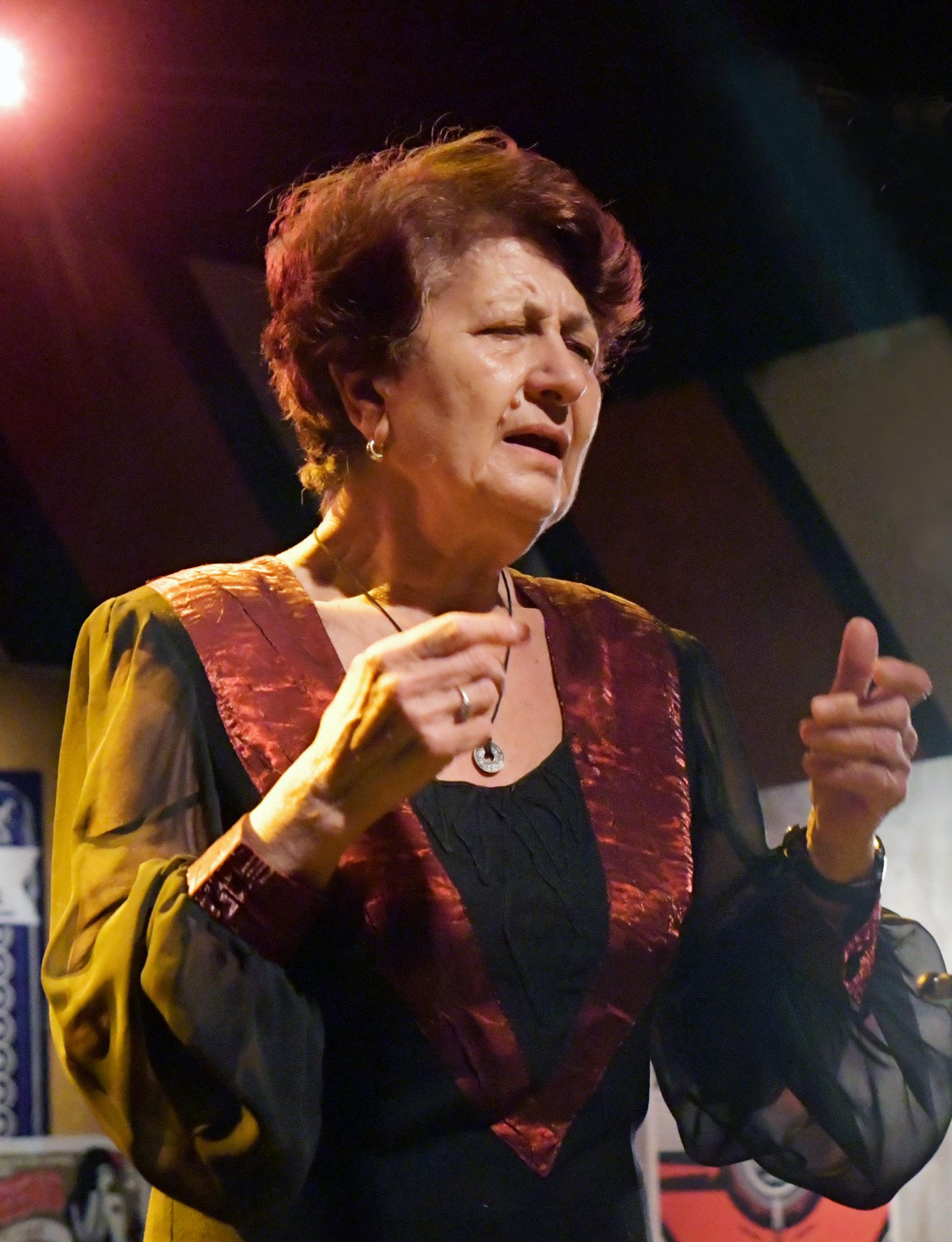 Професор Дора Христова, диригент на "Мистерията на българските гласове" 