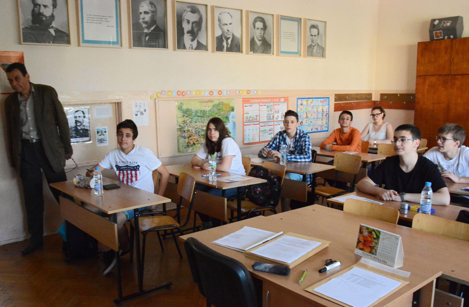 В сравнение с миналата година, сега учениците имат по-лоши резултати по български език и литература, но по-добри по математика