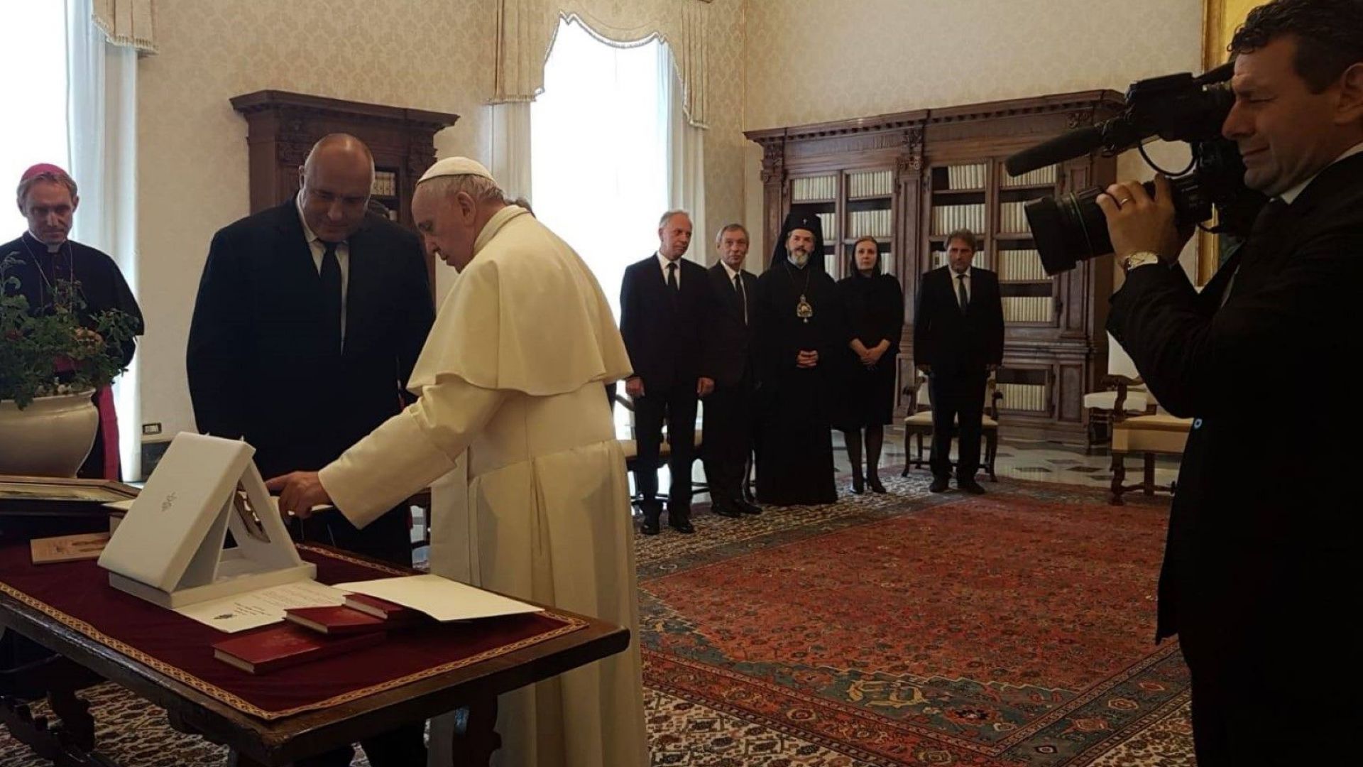 Борисов покани папа Франциск в България заради Западните Балкани