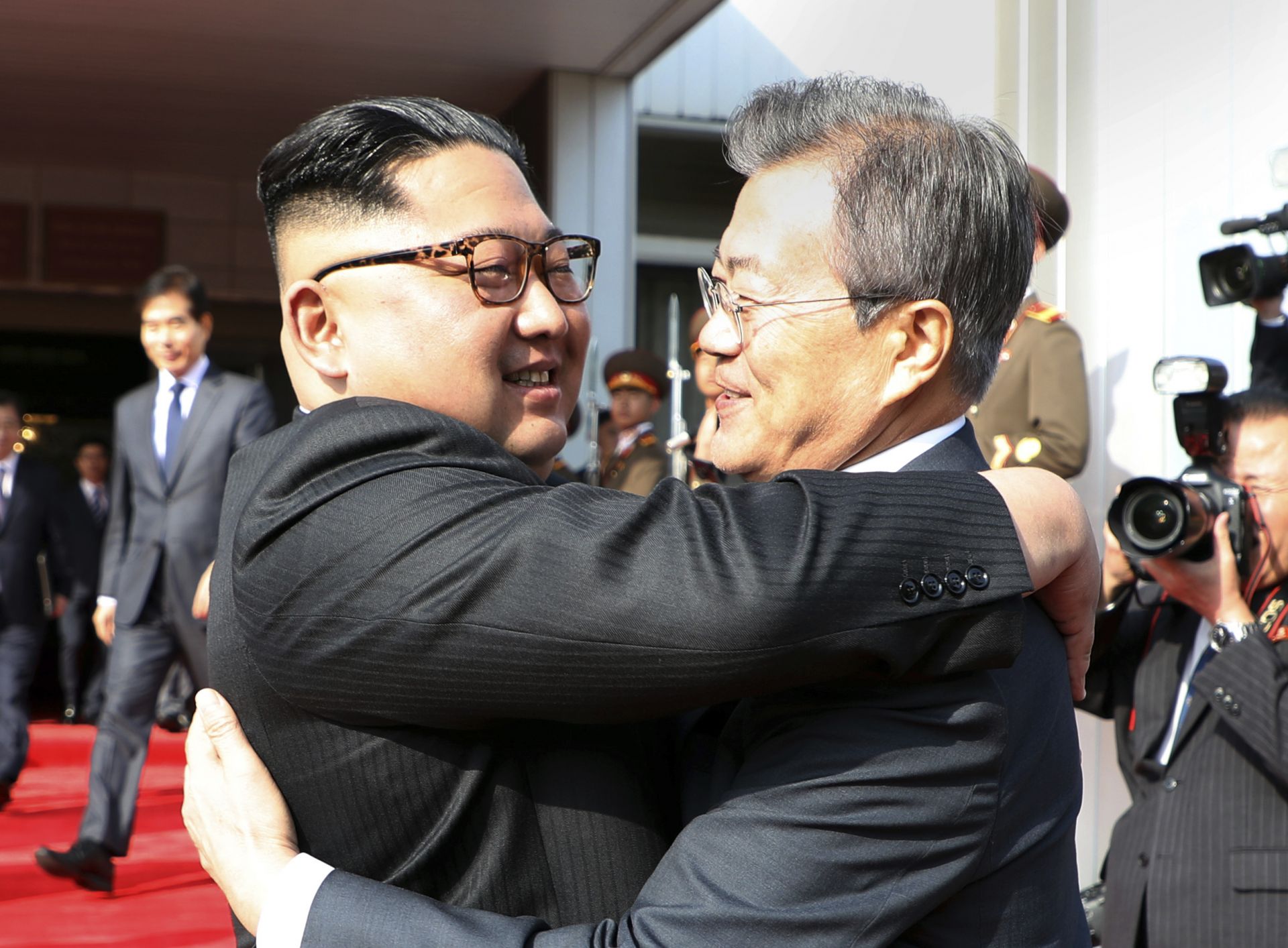 Лидерът на Северна Корея Ким Чен-ун днес се срещна отново с южнокорейския президент Мун Дже-ин