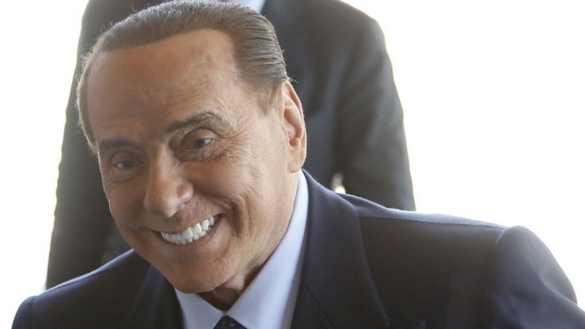 Берлускони готов отново да поведе Италия
