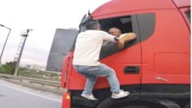 Български шофьор на ТИР участва в екшън на пътя в Истанбул