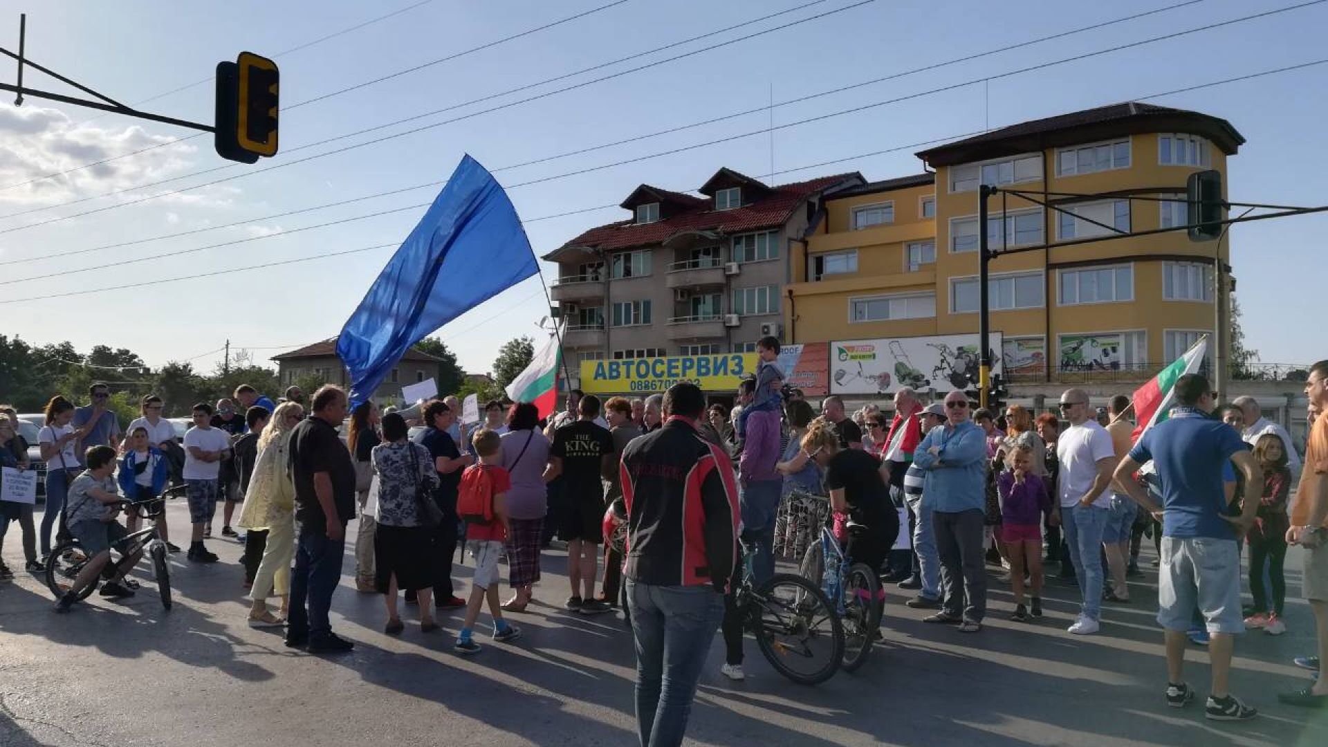Днес следобед когато се очаква много хора да се завърнат