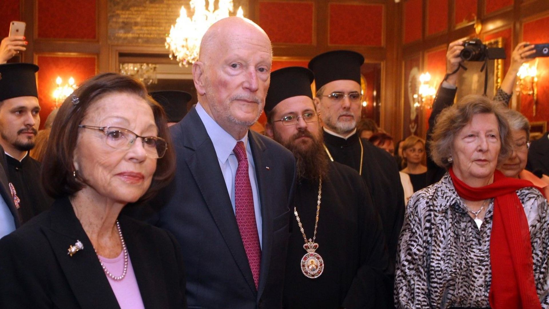 Семейството на Симеон Сакскобургготски не е получило милиони при екстрадирането