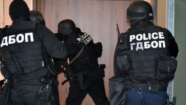 Спецакция на ГДБОП и жандармерията блокира Петрич
