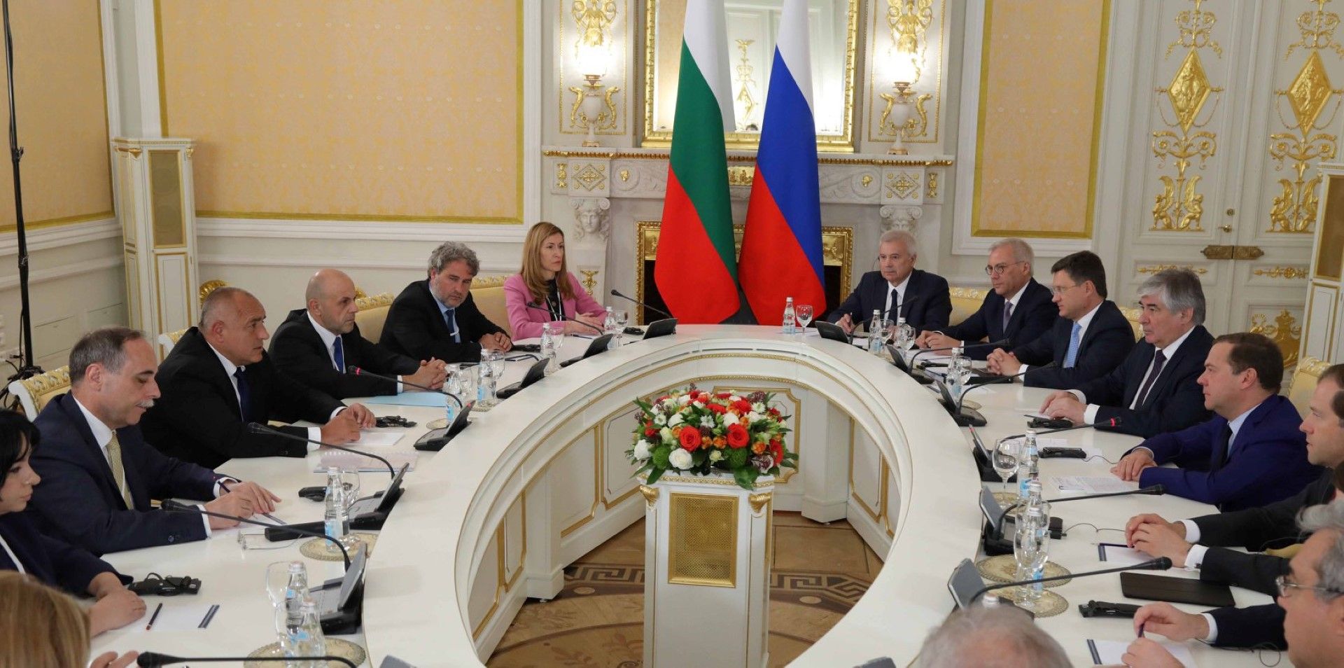 Бойко Борисов, вицепремиерът Томислав Дончев и още четирима министри разговаряха на високо ниво в Москва