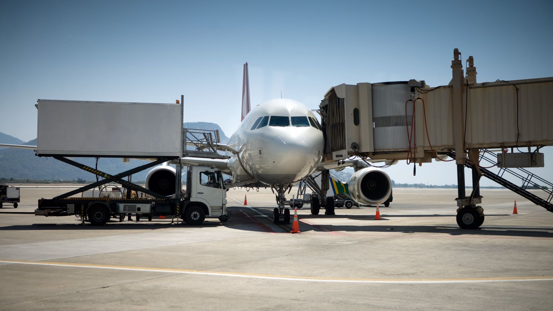 Български турист почина на борда на самолет пътувал от Египет