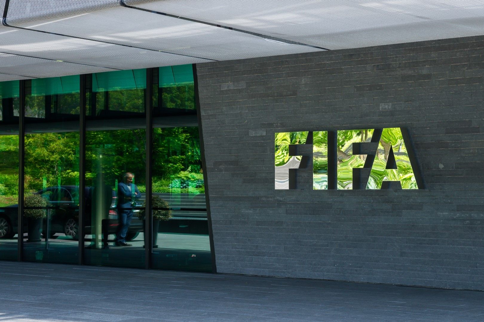 Приходите от билети и ТВ права на ФИФА се облагат в Швейцария