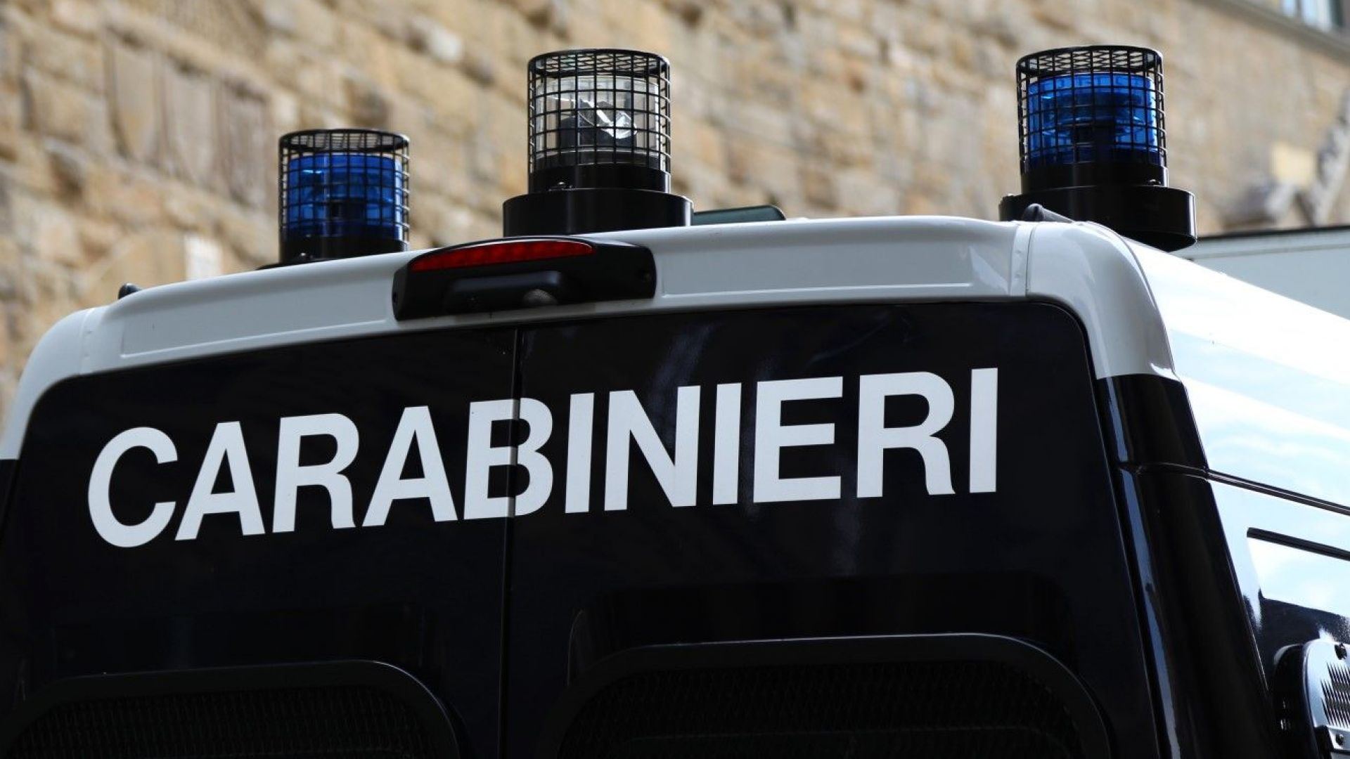 Италианската полиция проведе най-голямата си операция срещу нигерийската мафия