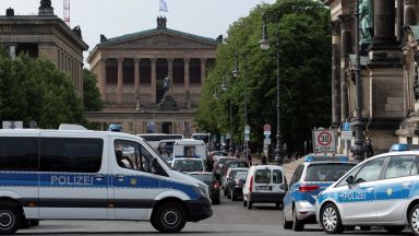 Полицай простреля мъж в Берлин, който се готвел за нападение