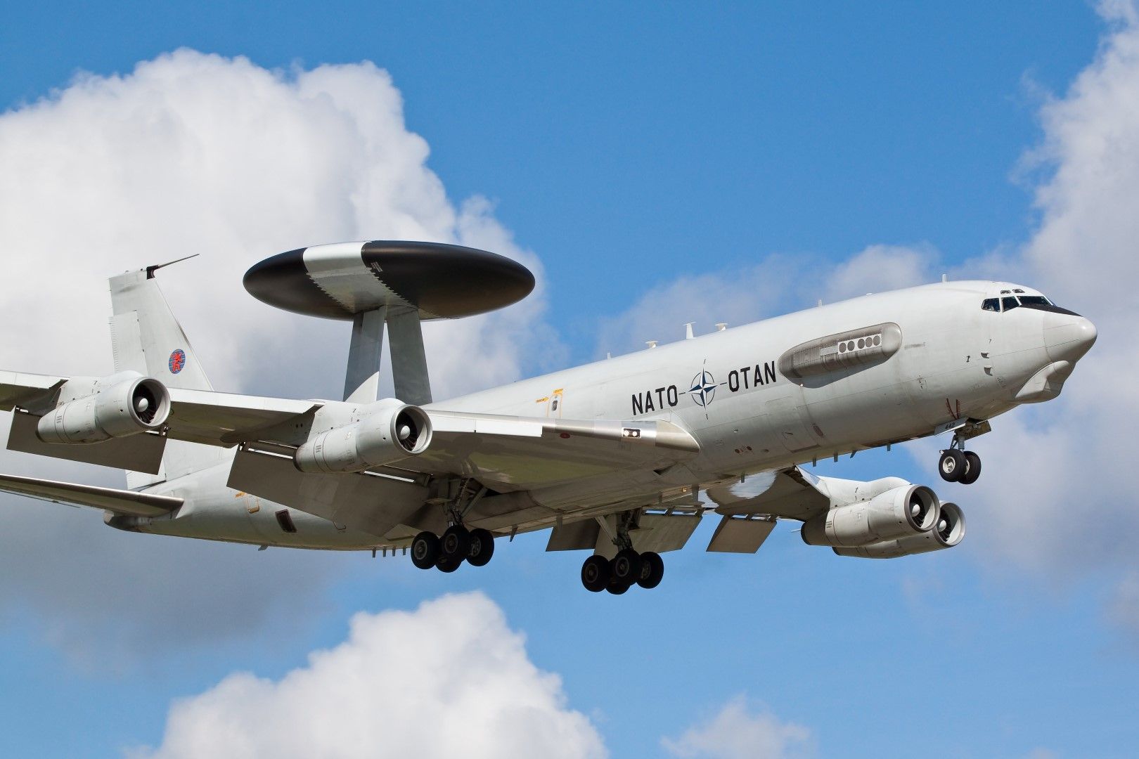 самолет E-3A за далечно радиолокационно откриване и управление (AWACS)