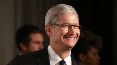 Apple на път да стане първата компания, чиято стойност е 1 трилион долара