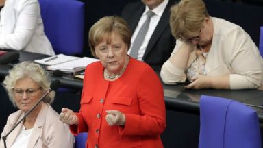 Парливи въпроси към Ангела Меркел