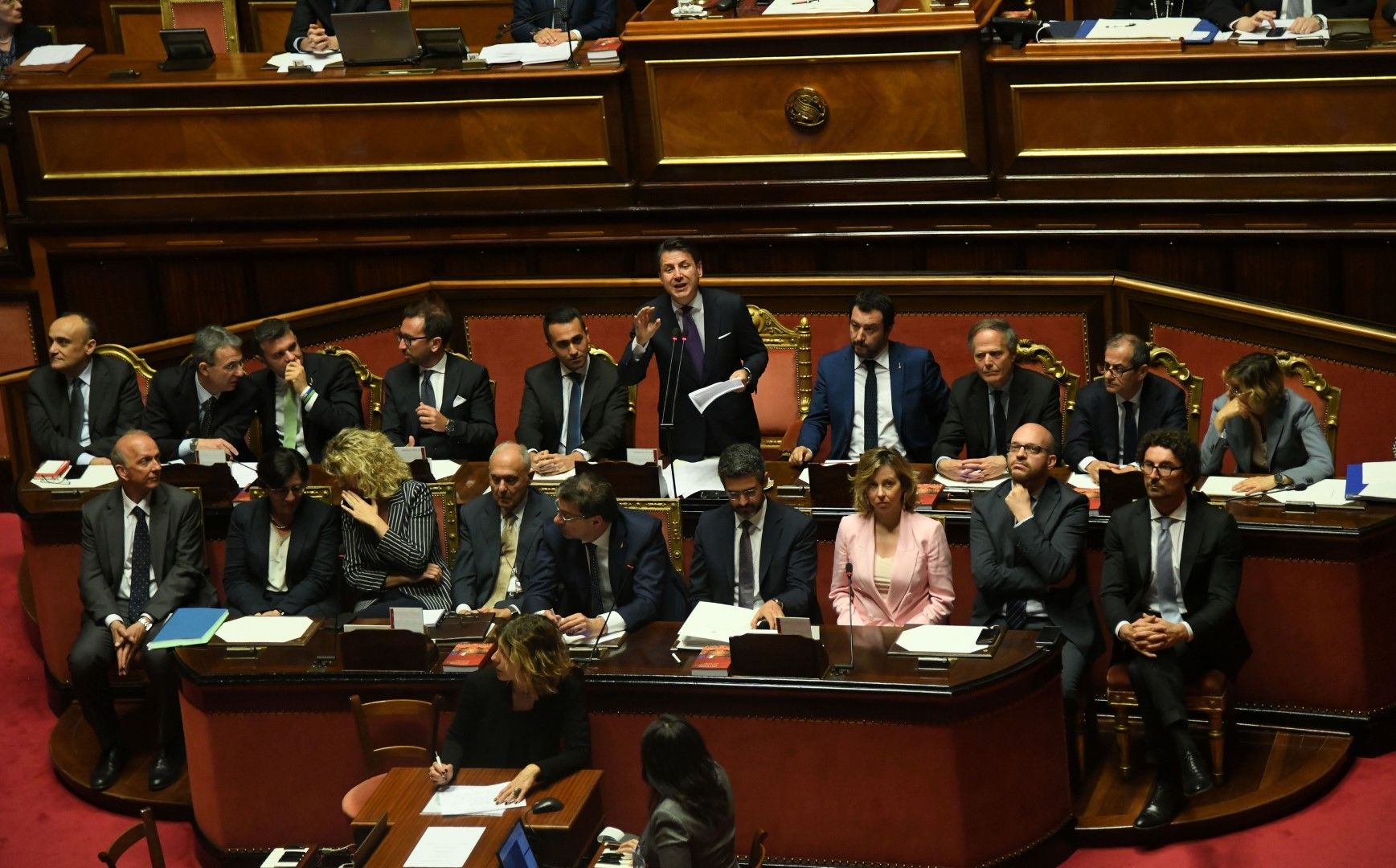 На 5 юни Джузепе Конте представи новия италиански кабинет в парламента