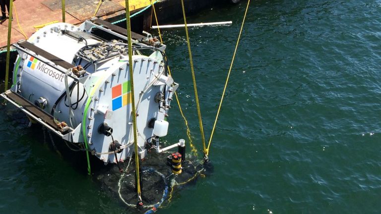 Microsoft потопи под вода новия си дата център