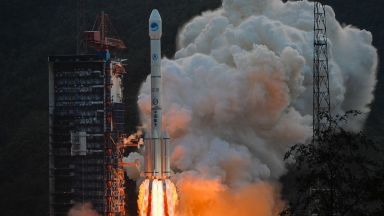 Китай с първия ракетен старт за годината (видео)