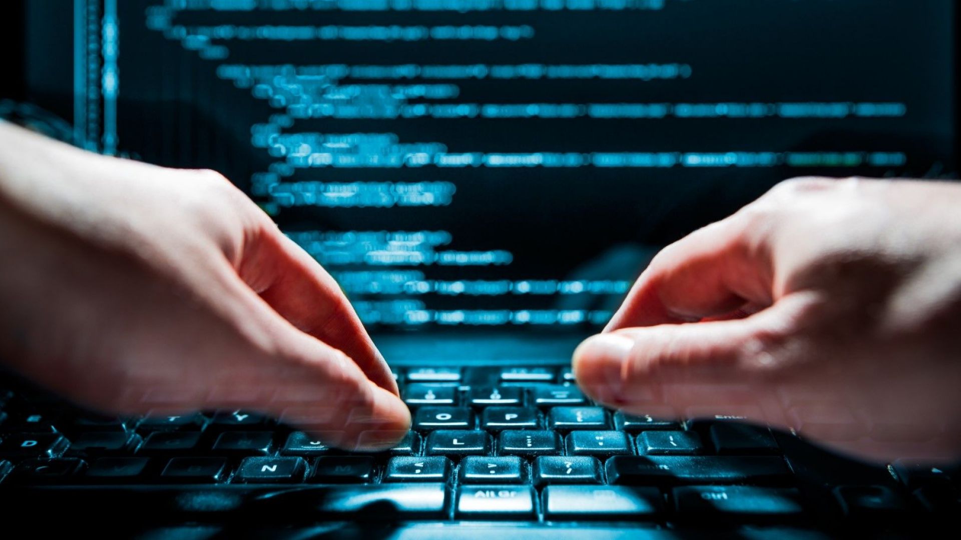 САЩ и Европа обвиниха 10 души за хакерските атаки срещу хиляди компютри и кражба на $100 млн.
