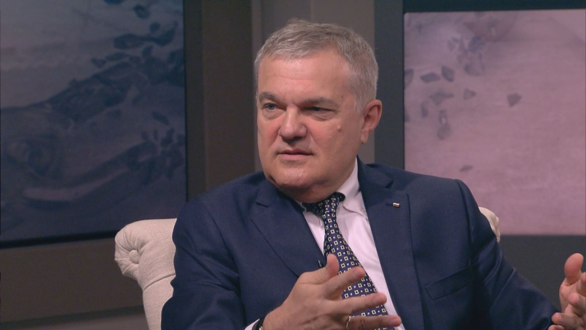 F 16 за нашите Военновъздушни сили ВВС е на гол тумбак