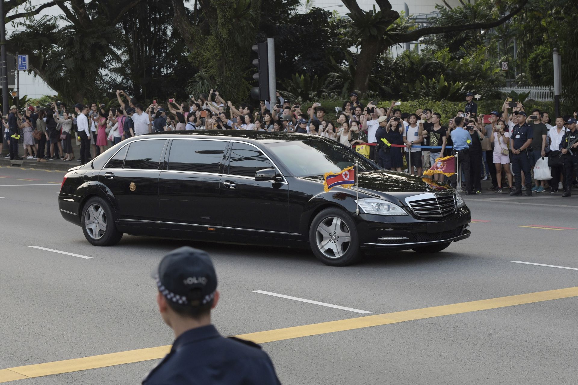 Бронираната кола на Ким Чен-ун в Сингапур