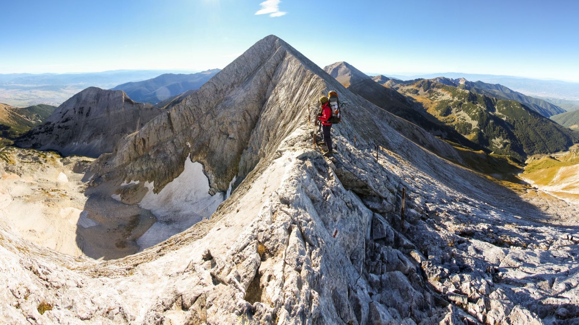 Повече от 12 часа планински спасители търсиха свой колега планински