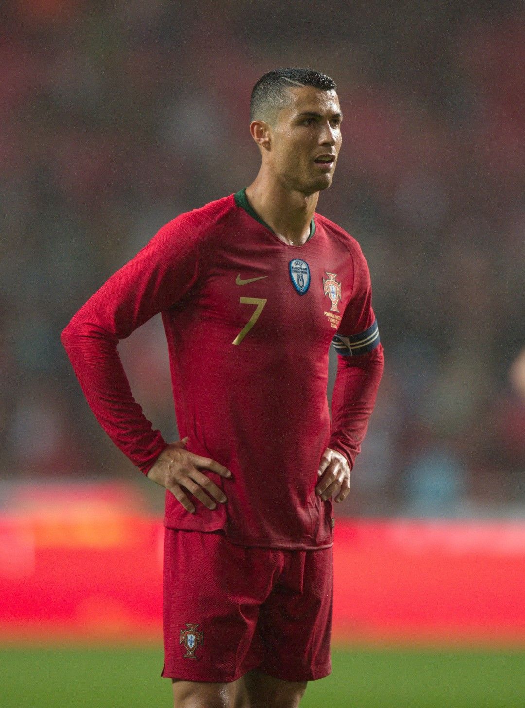 7. Португалия (Nike) - изчистен, а и в традиционния вишненочервен цвят, фланелките на шампионите на Европа са стилни.