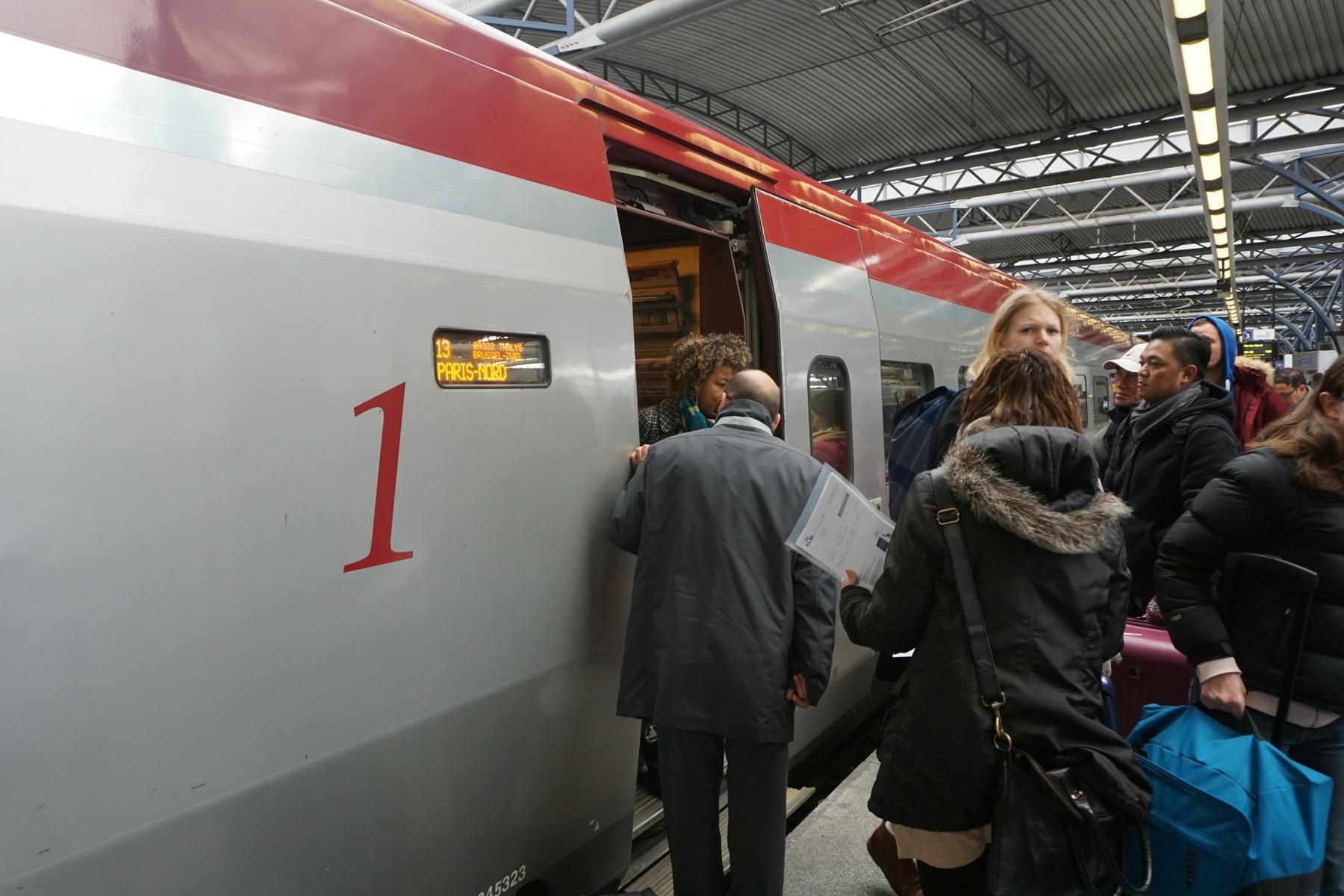 Голямо закъснение на влак обърка плановете на евродепутати и чиновници