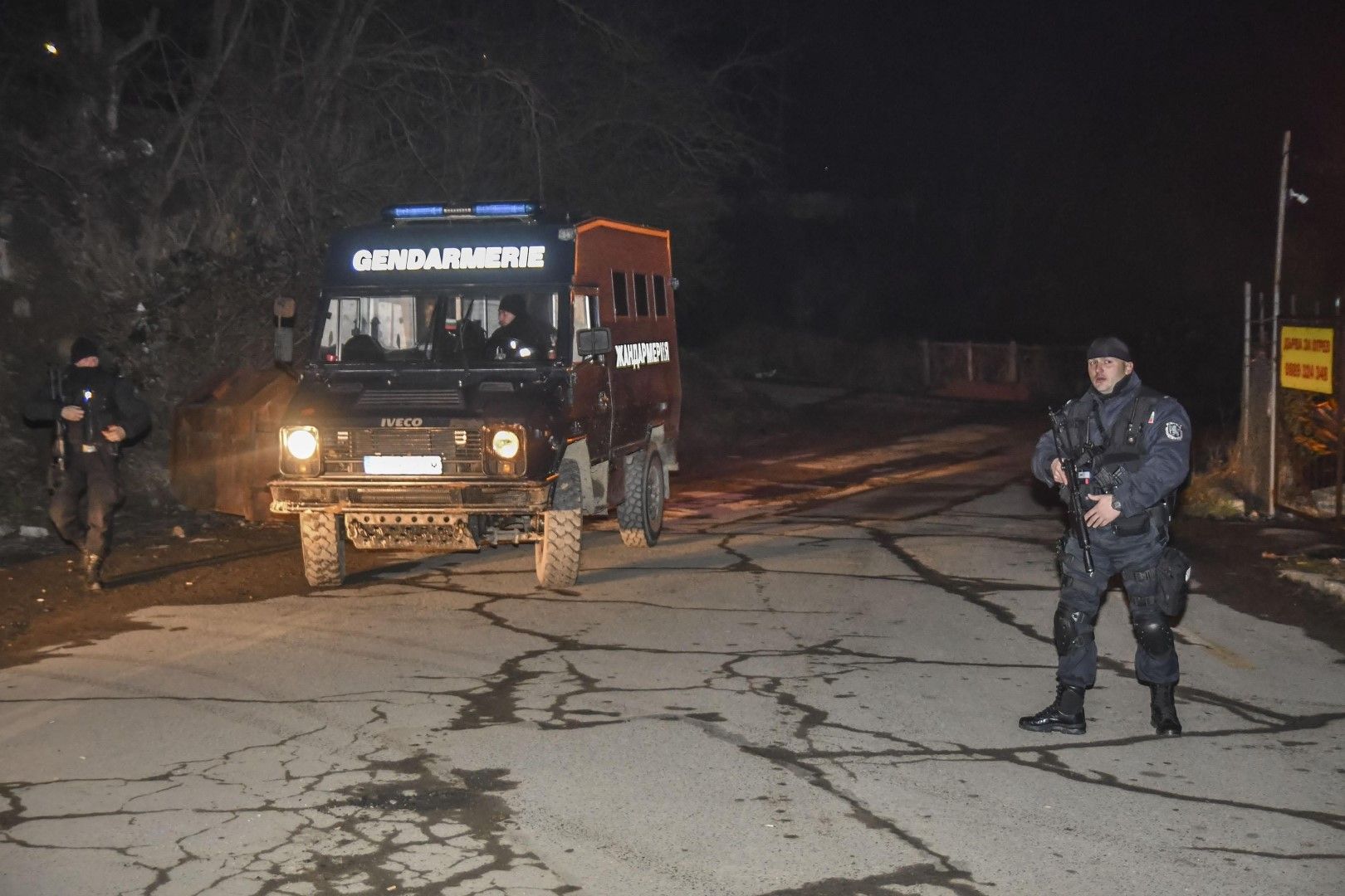 Входовете на Угърчин се охраняват от части на жандармерията