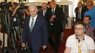 Борисов: Десетилетия говорехме за азерски газ, сега се случва