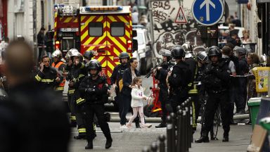 Задържалият заложници в Париж е арестуван, не е терорист