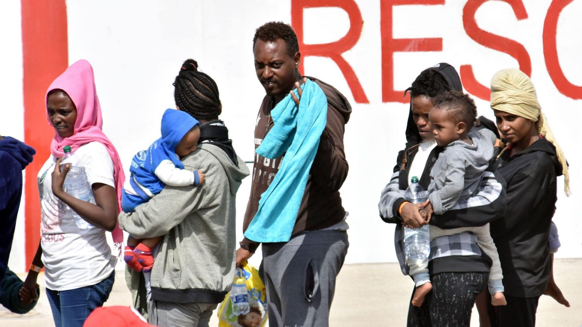 Нигерийски кандидат за убежище който е трябвало да бъде депортиран