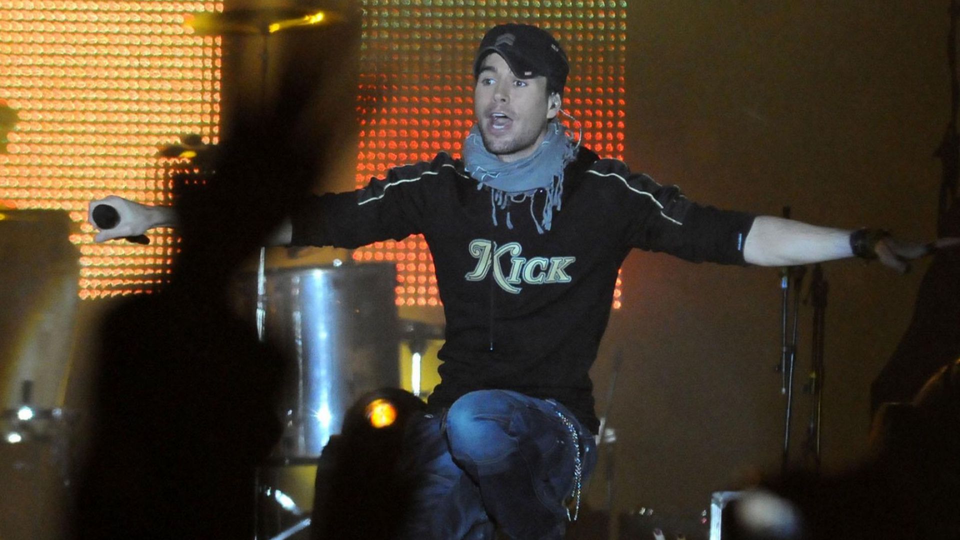 Пускат допълнителни билети за концерта на Енрике Иглесиас на 6