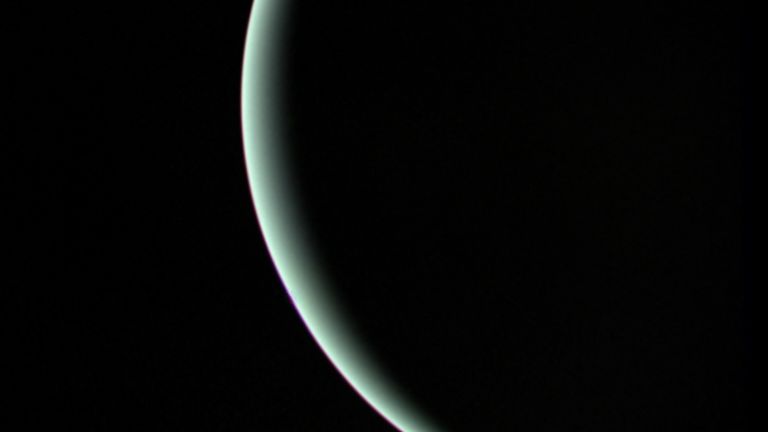 Две от луните на Уран може да имат океани от течна вода