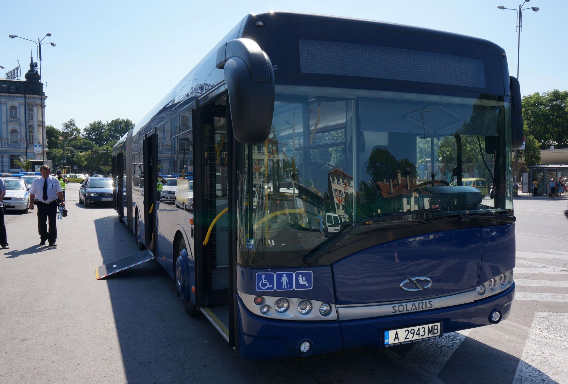 В 14.00 часа, за час и половина, автобуси в цялата страна няма да тръгват от началните спирки по маршрута си