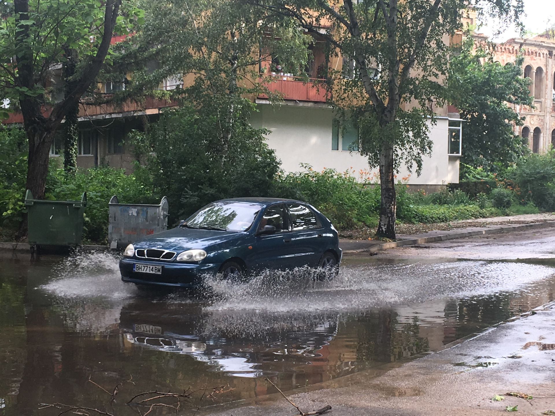 Наводнените улици на Видин заради пороя 