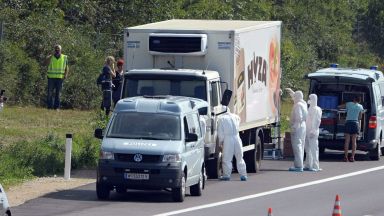 По 25 г.  затвор за българските трафиканти с камиона-ковчег