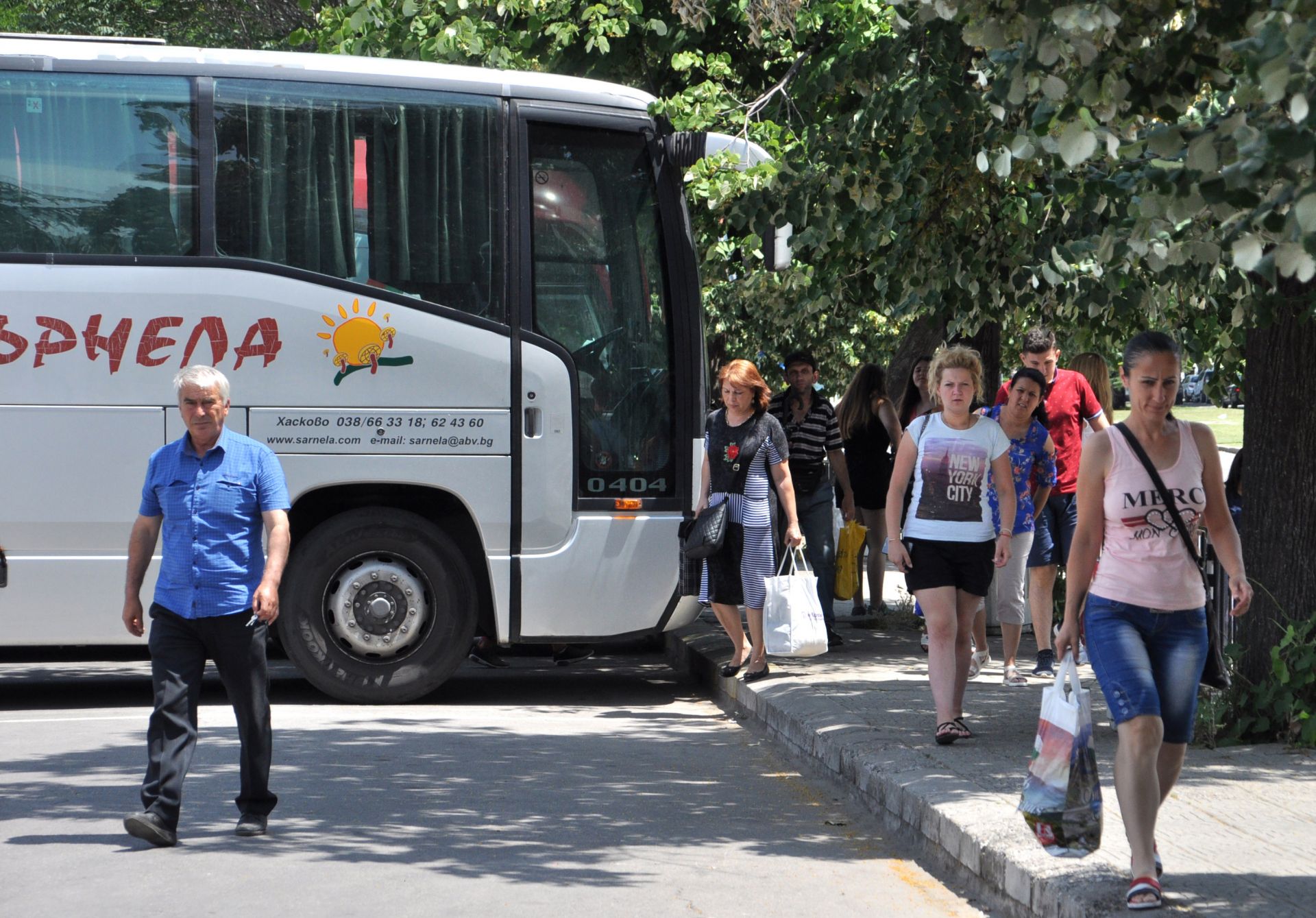 Автобусните превозвачи проведоха от 14.00 до 15.30 ч. днес предупредителен протест в страната срещу законопроекта